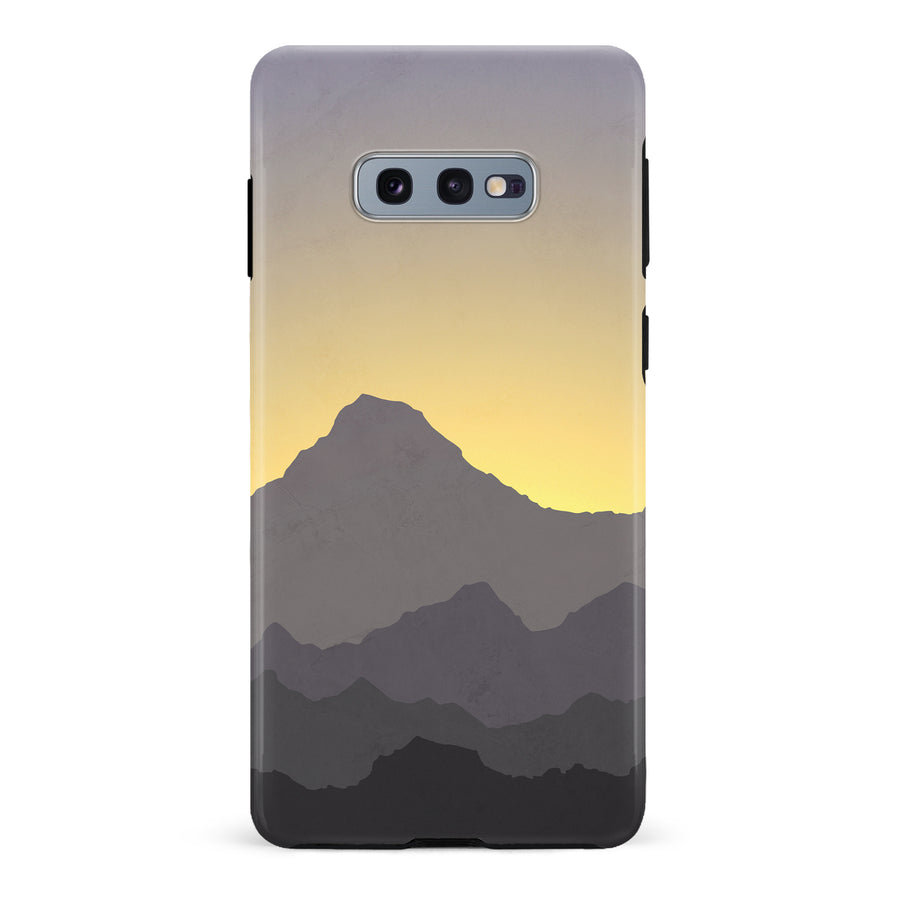 Samsung Galaxy S10e Mountains Silhouettes Phone Case in Purple